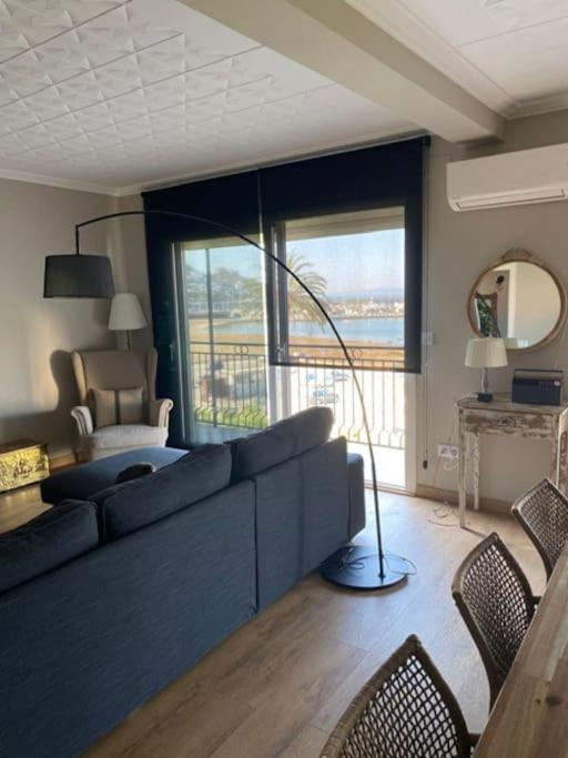 Primera Linea De Mar Y Playa Roses Exterior photo