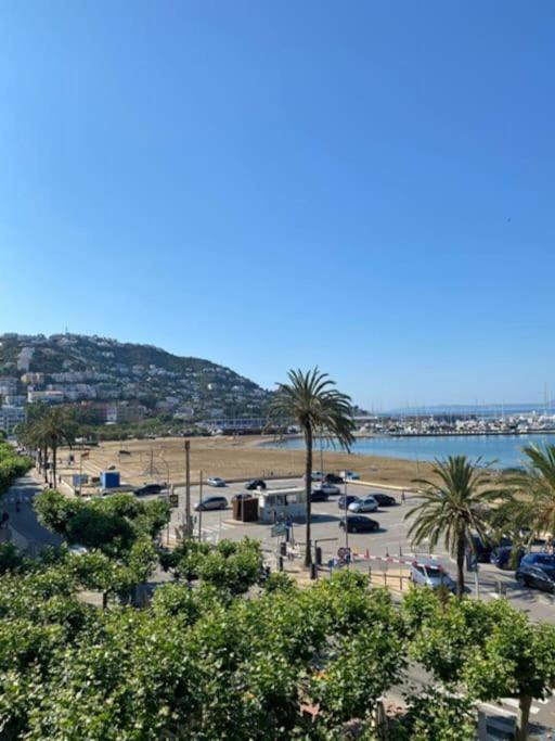 Primera Linea De Mar Y Playa Roses Exterior photo
